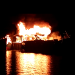 BREAKING NEWS – Bengkel Kapal di Kampung Bugis Terbakar
