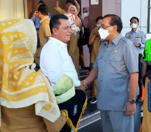 Gubernur Ansar Ahmad Sambut Kedatangan Ketua KI Pusat