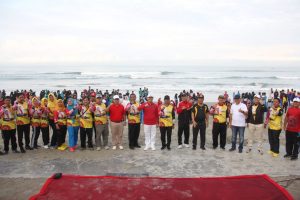 Ribuan Pelajar Padati Pantai Panjang Bengkulu Ikut Pecahkan Rekor SKJ Terbanyak