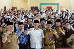 Gubernur Bengkulu Rohidin Mersyah Meminta Agar Seluruh Honorer Masuk di Database