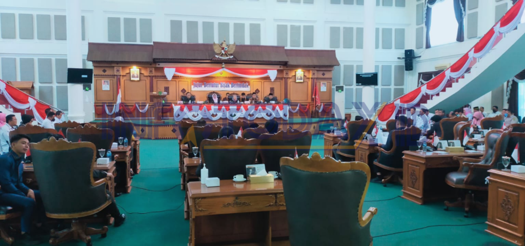 Ketua DPRD Tanjungpinang Pimpin Paripurna Jawaban Wali Kota Terhadap Pandangan Fraksi Mengenai Perda APBD-P 2022