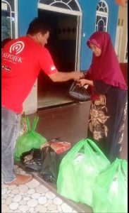 Sisihkan Penghasilan Untuk Anak Yatim Kepojek Sambangi Panti Asuhan Warul Ilmi