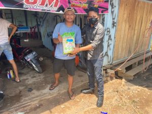 Sat Intelkam Polresta Tanjungpinang  Bagikan Sembako  Kepada Masyarakat