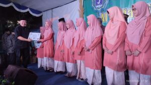 Legislator Kepri Ini Serahkan Hibah ke Yayasan Al Kaffah