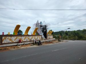 Pembangunan Tugu Sentra Industri Kerupuk di Bintan Diduga Asal-asalan