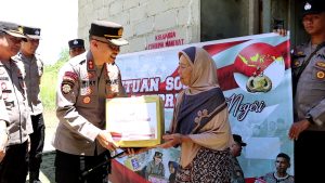 Polres Bintan Berikan Bantuan Sembako Kepada Warga Kurang Mampu