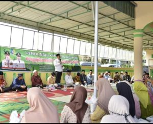 Bupati Batu Bara Hadiri Pengajian Rutin Dan Beri Sembako