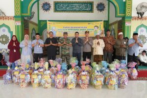 PT PIM Bagikan Santunan dan Paket Lebaran Bagi Ratusan Anak Yatim Desa Lingkungan