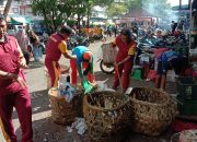 Peduli Lingkungan, Polsek Tanjungpinang Timur Bersihkan Sampah