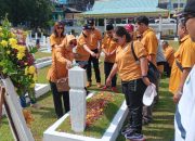 Sempena HUT RI, Pengurus dan Bacaleg Hanura Tabur Bunga di Makam Pahlawan