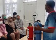Damkar Tanjungpinang Lakukan Penyuluhan Penanggulangan Kebakaran di klinik Ibu Mas Tanjungpinang