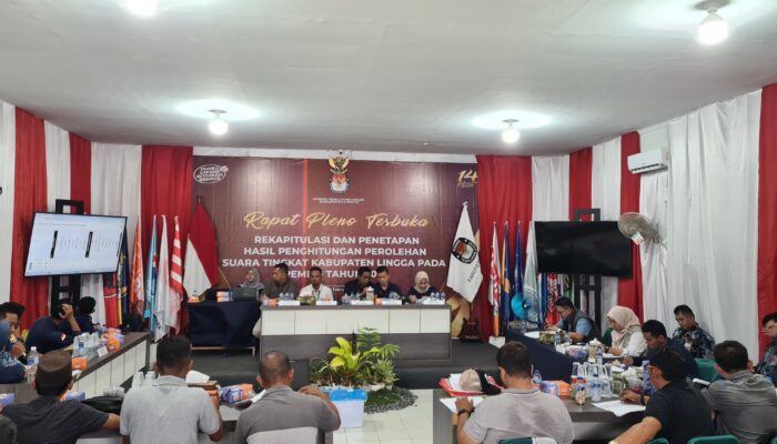 Rapat pleno terbuka rekapitulasi penghitungan hasil suara di tingkat Kabupaten Lingga telah berakhir.
