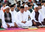 Gubernur Ansar Ahmad Menjadi Khatib Shalat Idul Fitri di Daik, Lingga