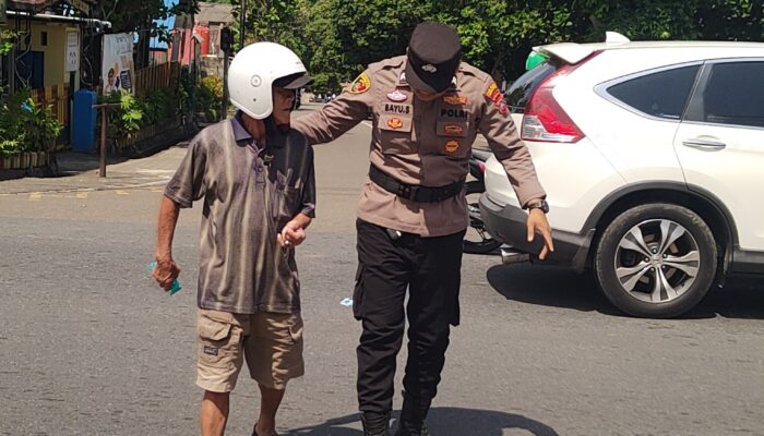 Dapat Pujian dari Masyarakat, Kebaikan Anggota Polsek Bukit Bestari damaikan Pengendara Terlibat Lakalantas