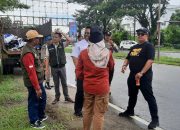 KPU Padang Pariaman Bersama Bawaslu Tertibkan APK Calon Bupati dan Wakil Bupati