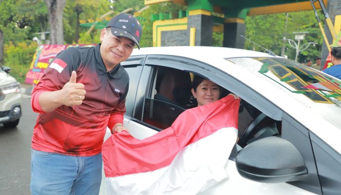 Bendera Merah Putih dari Sekretariat DPRD Kepri Warnai Jalanan Tanjungpinang