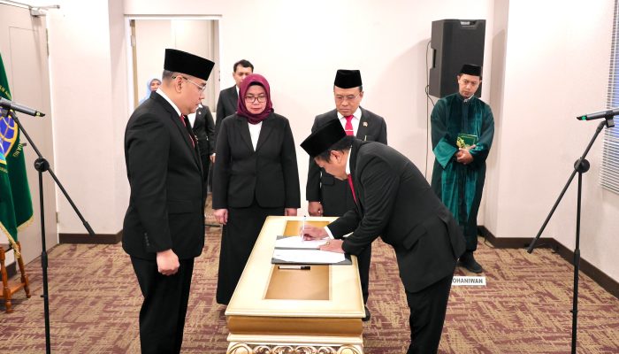 Lantik Pejabat Fungsional, Wamen Ossy Harapkan Peran Dosen Lektor dalam Transformasi STPN