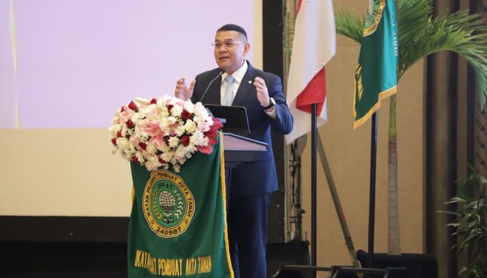 Kolaborasi dengan IPPAT Jadi Kunci Transformasi Layanan Pertanahan, Wamen Ossy Pastikan Adanya Transparansi, Akuntabilitas, dan Kepastian Hukum