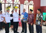 Menteri Nusron Serahkan Sertipikat di Papua: Era Presiden Prabowo Semua Tempat Ibadah Harus Disertipikatkan Tanpa Pengecualian