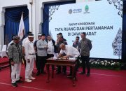 Rakor dengan Kepala Daerah Se-Jawa Barat, Menteri Nusron Ungkap Skema Penggantian dan Sanksi Alih Fungsi Lahan Sawah