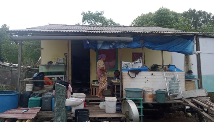 Nenek Leba Menanti Uluran Tangan, Bertahan di Rumah Rapuh di Kampung Bakau Tanjungpinang
