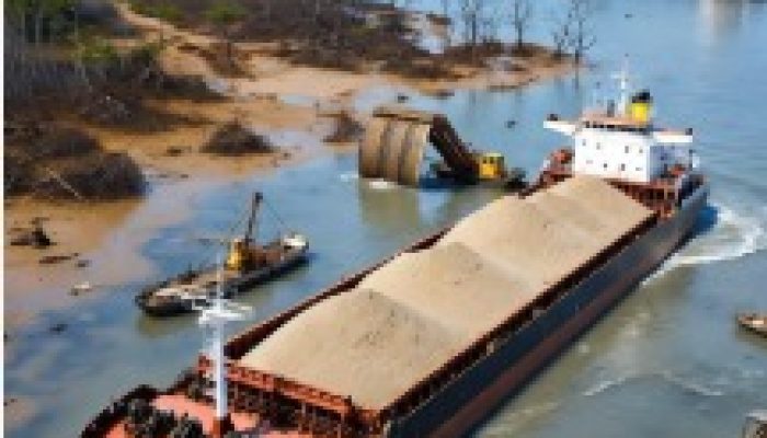 Diduga Ilegal, Ribuan Ton Pasir Laut Mengalir ke Batam Lewat Jalur Laut Karimun